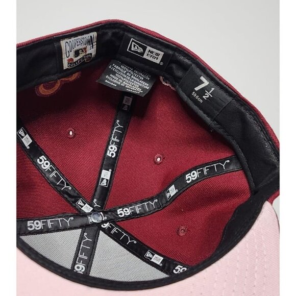 New Era 59FIFTY Philadelphia Phillies Red Chain Stitch Heart 7 1/2 Fitted Hat - Picture 5 of 5